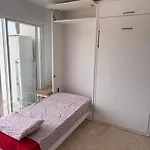 Estudio Con Terraza En Lägenhet